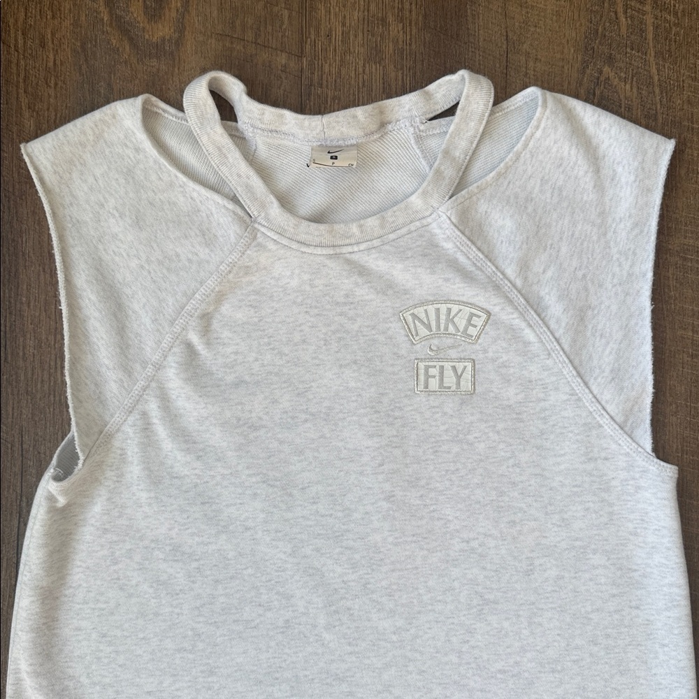 Nike Standard Issue Queen of Courts Fleece Basketball Gray Top Size Small - Picture 4 of 14
